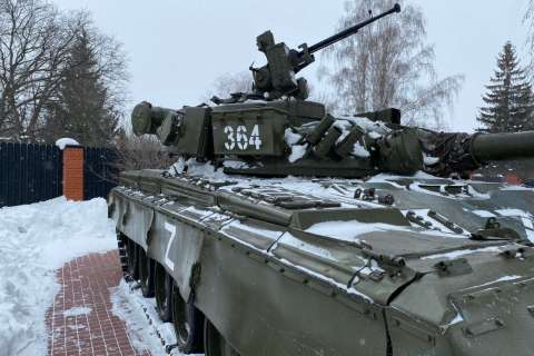 На Аллее Героев в Новой Усмани на танк нанесли букву Z