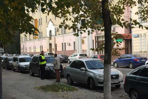 Пробелы в законодательстве мешают штрафовать воронежцев за неоплату парковки 