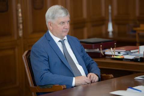 Губернатор Воронежской области опустился еще ниже в рейтинге «Медиалогии» за август