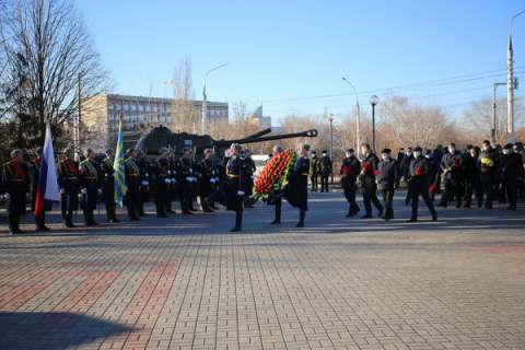В Воронеже почтили память Героев Отечества и провели церемонию возложения венков 