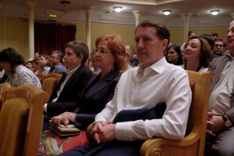 В воронежские театры губернатор ходил по билетам