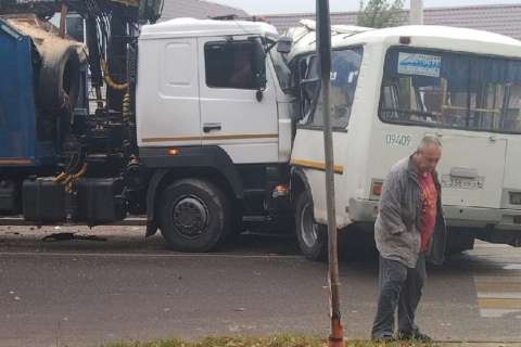 В Воронеже попала в аварию очередная маршрутка