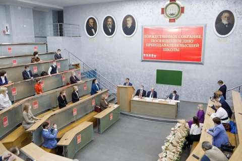 Педагогам региона вручили награды Воронежской областной Думы