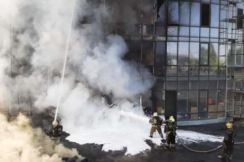 Спасатели ликвидировали пожар в здании элитной высотки у водохранилища в Воронеже