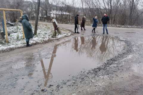 Канализационный потоп смыл дорогу в воронежском селе