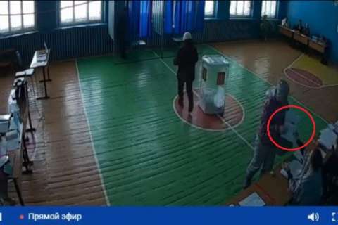 Воронежский облизбирком досмотрел видео о нарушениях на выборах президента