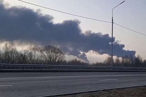 Спасателей из Воронежской области привлекли для ликвидации пожара на брянской нефтебазе