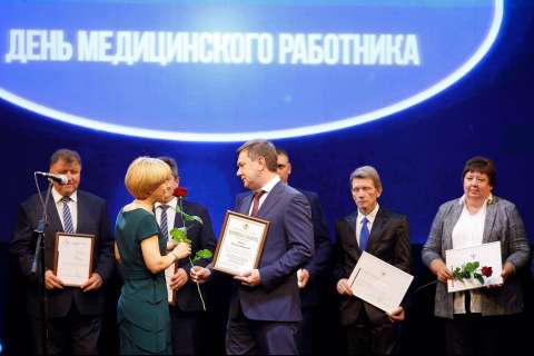 Владимир Нетесов поздравил работников здравоохранения Воронежской области