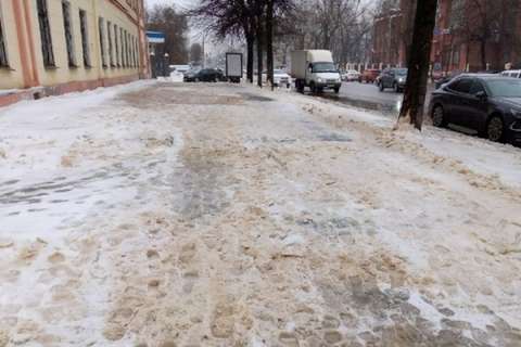 В Центральном районе Воронежа для подобающей уборки наледи и снега требуются специальные «условия»