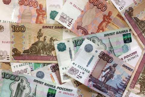 Средняя зарплата воронежских работников за год выросла на 3,5 тыс. рублей
