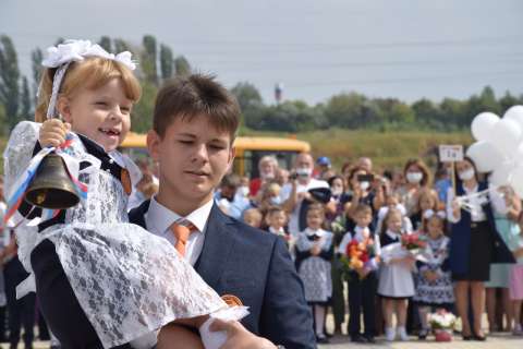 Первого сентября в Новоусманском районе Воронежской области открыли две школы за 1,8 млрд рублей