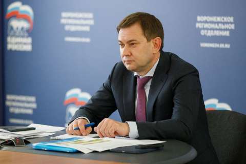Председатель Воронежской областной Думы Владимир Нетесов ответил на вопросы граждан