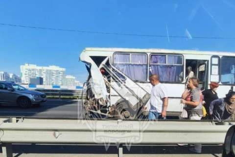 Жуткое ДТП с автобусом произошло на трассе в Воронежской области 