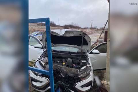 Женщина погибла, врезавшись на автомобиле в забор частного дома в Воронежской области