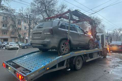 Машину «должника-миллионера» конфисковали судебные приставы в Воронеже