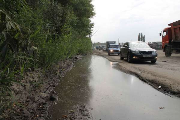 В Воронеже найдена дорога, в которую можно окунуться с головой В Воронеже найдена дорога, в которую можно окунуться с головой