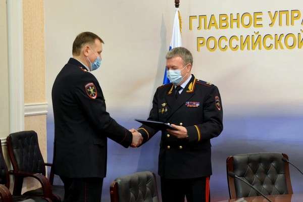 Министр МВД России поздравил воронежских полицейских с получением генеральских погонов