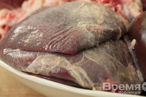 В центре Воронежа торговали испорченной мясной продукцией В центре Воронежа торговали испорченной мясной продукцией