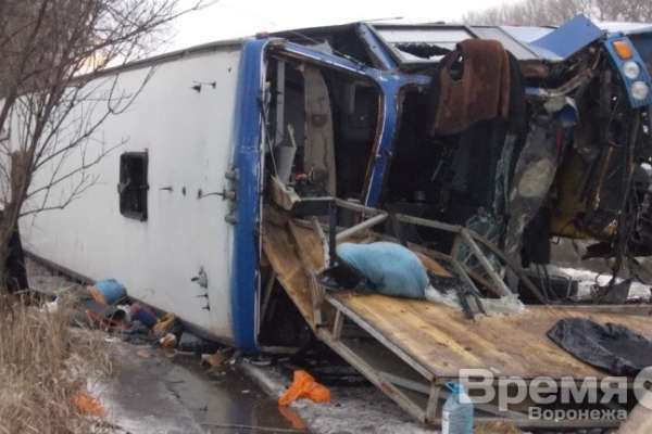 В аварии с участием автобуса в Воронежской области пострадали три человека В аварии с участием автобуса в Воронежской области пострадали три человека