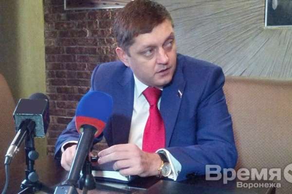 Депутат госДумы призвал воронежского губернатора быть таким же храбрым, как Сергей Собянин Депутат госДумы призвал воронежского губернатора быть таким же храбрым, как Сергей Собянин