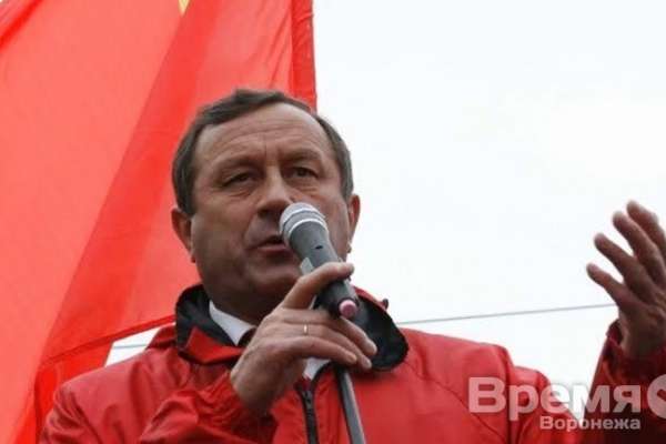 Можно ли почивать на лаврах, когда на Донбассе убивают русских? Можно ли почивать на лаврах, когда на Донбассе убивают русских?