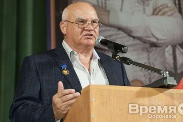 Постучится ли «барин-националист» Александр Лапин в воронежскую КПРФ? Постучится ли «барин-националист» Александр Лапин в воронежскую КПРФ?