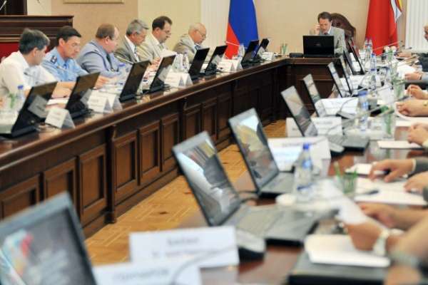 Воронежские чиновники зарабатывают больше своих коллег по Черноземью Воронежские чиновники зарабатывают больше своих коллег по Черноземью