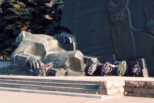 В Воронеже начался ремонт памятника Славы В Воронеже начался ремонт памятника Славы