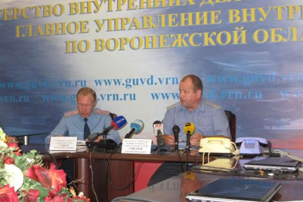 Воронежские полицейские будут ходить в старой форме еще минимум полгода Воронежские полицейские будут ходить в старой форме еще минимум полгода
