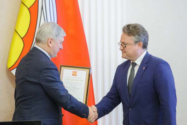 Мэр Воронежа Вадим Кстенин получил благодарность от президента Мэр Воронежа Вадим Кстенин получил благодарность от президента