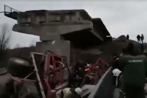 Следком возбудил дело по факту обрушения моста в Воронежской области Следком возбудил дело по факту обрушения моста в Воронежской области