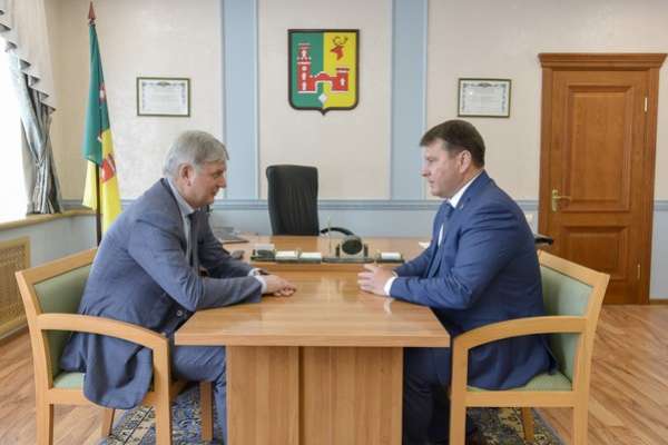 После покушения на главу района под Воронежем возбуждено уголовное дело После покушения на главу района под Воронежем возбуждено уголовное дело