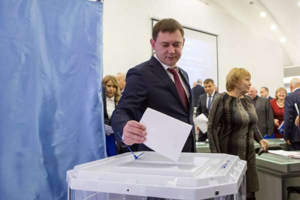 Председатель Воронежской облдумы Владимир Нетесов сохранил партийный пост Председатель Воронежской облдумы Владимир Нетесов сохранил партийный пост