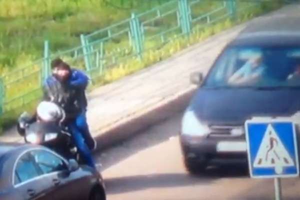 Суд объявил в розыск фигурантов покушения на воронежского бизнесмена Суд объявил в розыск фигурантов покушения на воронежского бизнесмена