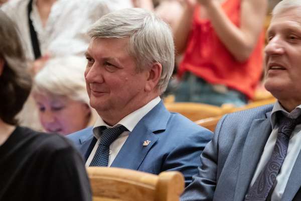 Александр Гусев предложил возить воронежских школьников на военную базу под Мурманском Александр Гусев предложил возить воронежских школьников на военную базу под Мурманском