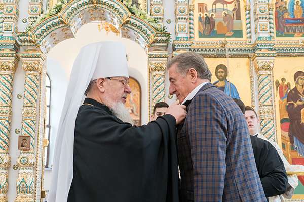 Воронежский сенатор Сергей Лукин удостоен высокой епархиальной награды Воронежский сенатор Сергей Лукин удостоен высокой епархиальной награды
