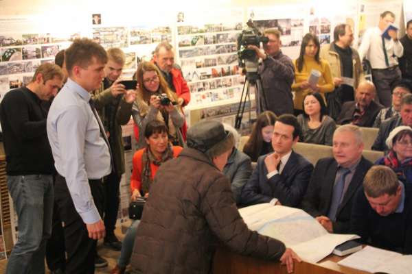 Под гул и крик: жители высказались о новой маршрутной сети Воронежа Под гул и крик: жители высказались о новой маршрутной сети Воронежа