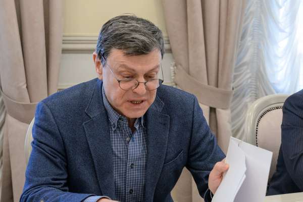 Худрук Платоновского фестиваля рассчитывает на небольшой рост выручки от продажи билетов Худрук Платоновского фестиваля рассчитывает на небольшой рост выручки от продажи билетов