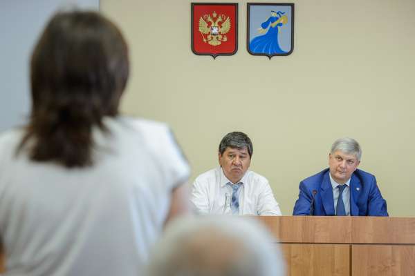 В Воронежской области глава Нижнедевицкого района покидает пост В Воронежской области глава Нижнедевицкого района покидает пост