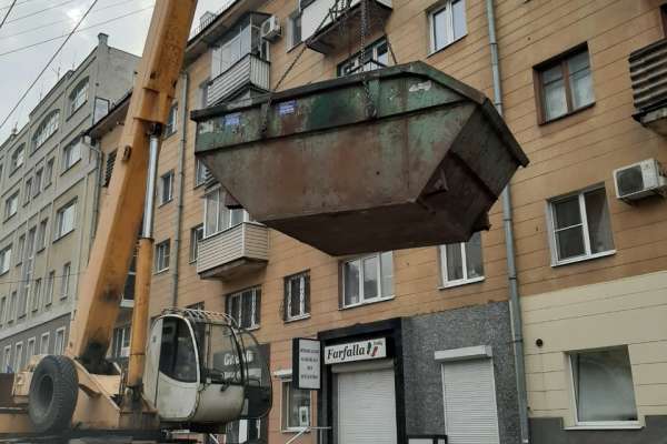 Воронежские УК вывезли мусор размером с двухэтажный многоквартирный дом Воронежские УК вывезли мусор размером с двухэтажный многоквартирный дом