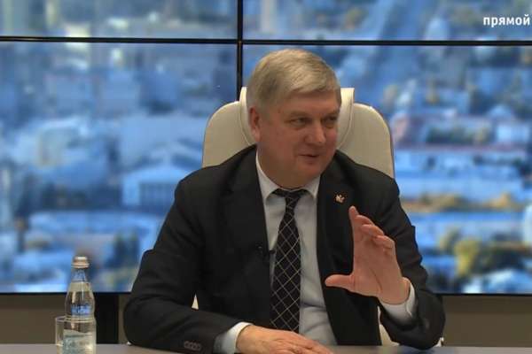 Александр Гусев пообещал вывести воронежских глав районов в прямой эфир Александр Гусев пообещал вывести воронежских глав районов в прямой эфир