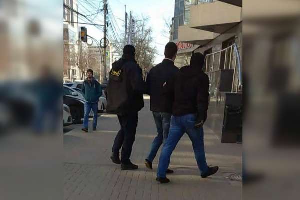 Директора воронежского АИР заподозрили во взятке Директора воронежского АИР заподозрили во взятке