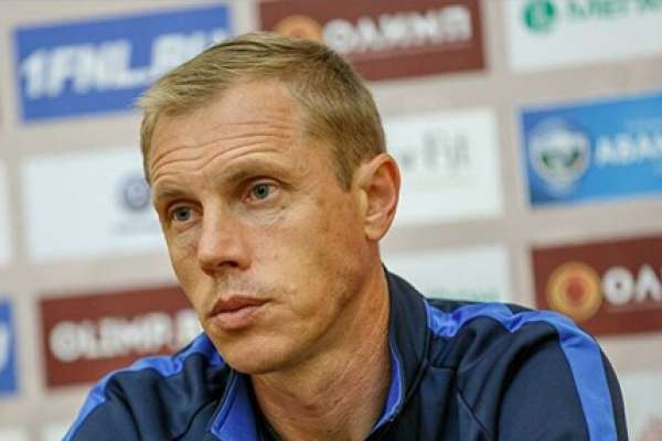 Новым главным тренером «Факела» стал Олег Василенко Новым главным тренером «Факела» стал Олег Василенко