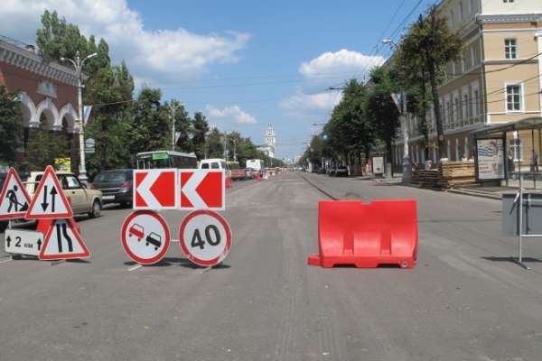 Мэр Воронежа требует, чтобы дорожники работали в три смены Мэр Воронежа требует, чтобы дорожники работали в три смены
