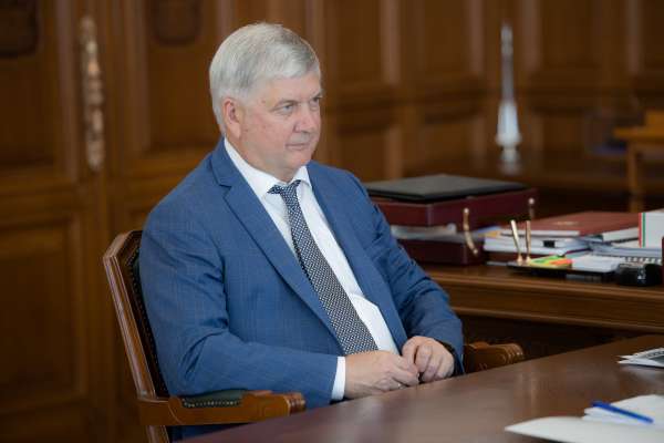 Губернатор Воронежской области опустился еще ниже в рейтинге «Медиалогии» за август