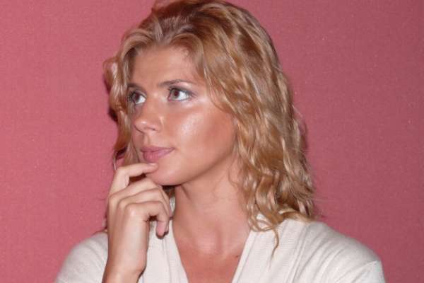 Настя Задорожная: «Я буду счастлива, если моя свадьба состоится на берегу моря, и я при этом буду в шортах» Настя Задорожная: «Я буду счастлива, если моя свадьба состоится на берегу моря, и я при этом буду в шортах»