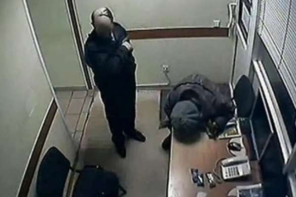 В Воронеже охранников гипермаркета признали невиновными в смерти пенсионерки В Воронеже охранников гипермаркета признали невиновными в смерти пенсионерки