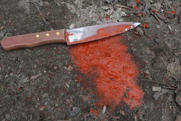 В Воронеже преступники пырнули парня ножом за то, что он не дал им закурить