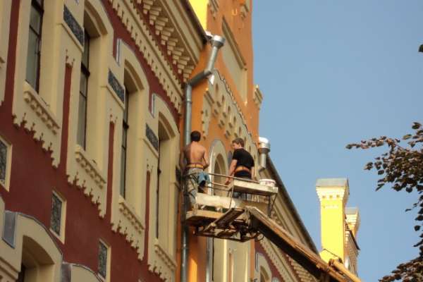 В Воронеже на проспекте Революции в спешном порядке докрашивают здания В Воронеже на проспекте Революции в спешном порядке докрашивают здания