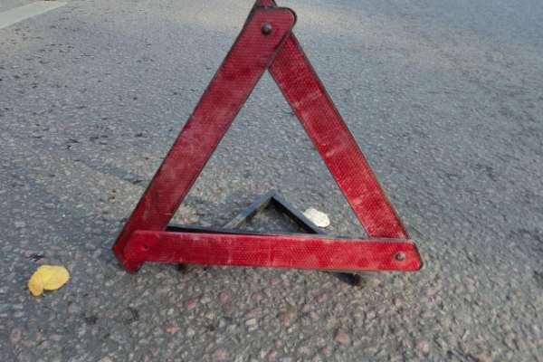 В Воронежской области иномарка врезалась в столб: погиб водитель В Воронежской области иномарка врезалась в столб: погиб водитель